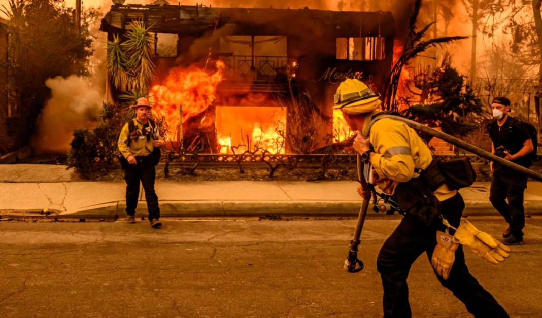 Los Angeles kabusu yaşıyor! 200 bin kişi için tahliye emri 1